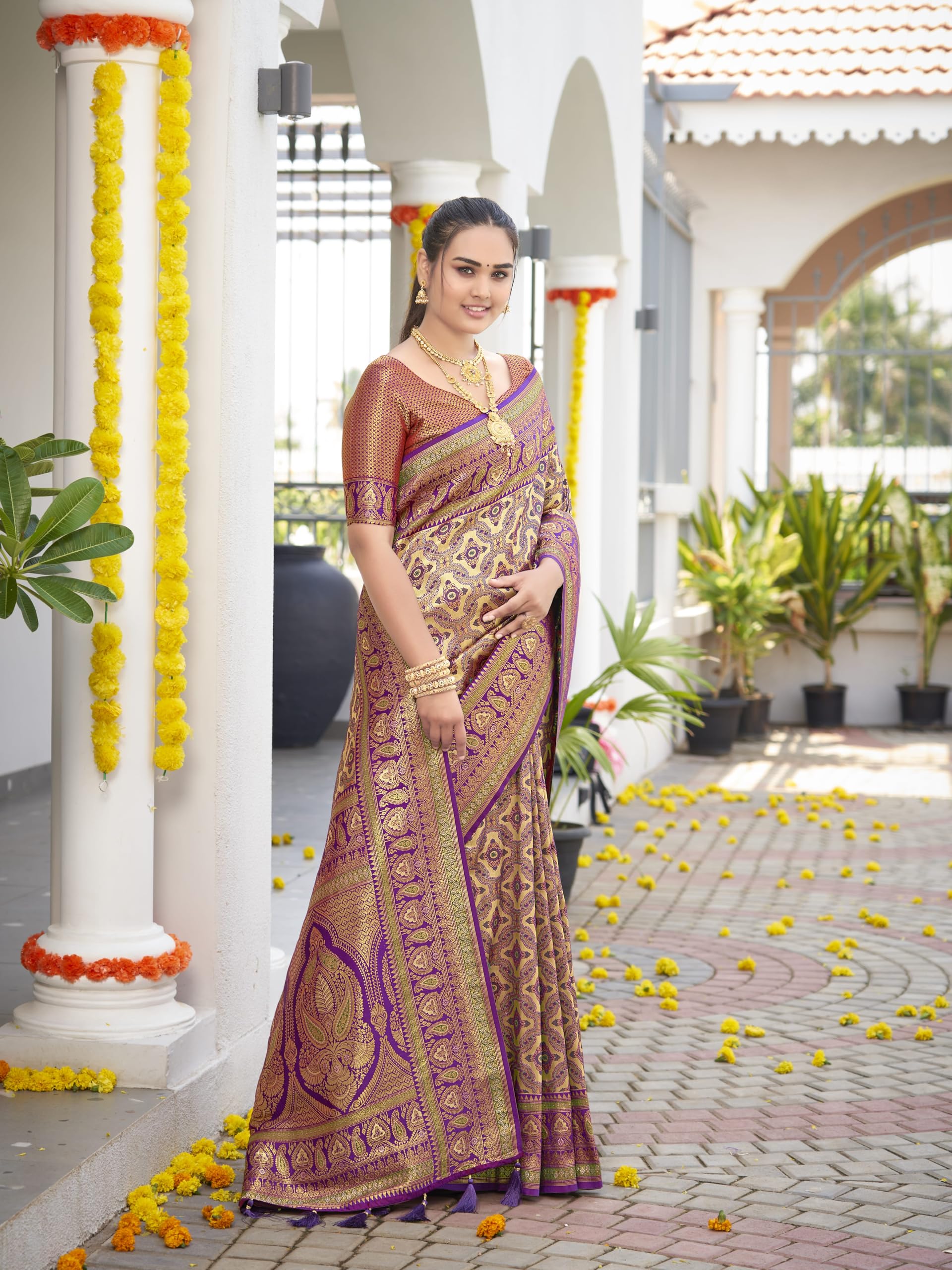 MANOHARI Women's Most Trendy Banarasi Woven Purple Saree With Heavy Jacquard Work Saree With Blouse Piece - Image 5