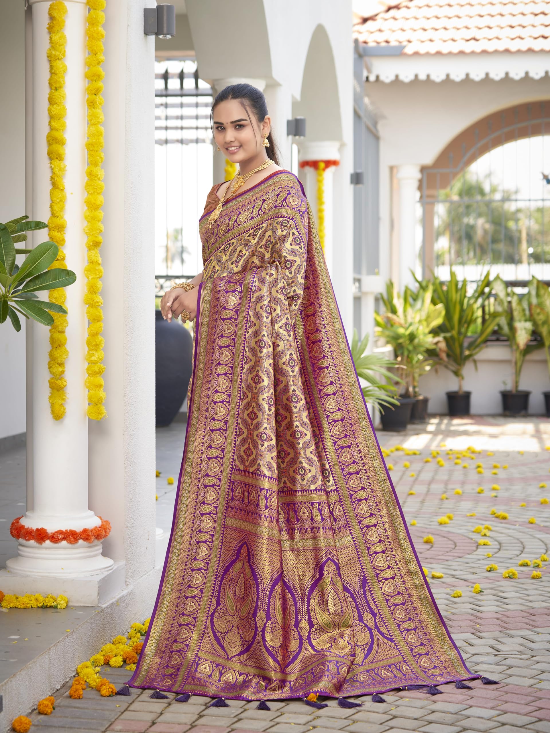 MANOHARI Women's Most Trendy Banarasi Woven Purple Saree With Heavy Jacquard Work Saree With Blouse Piece - Image 7